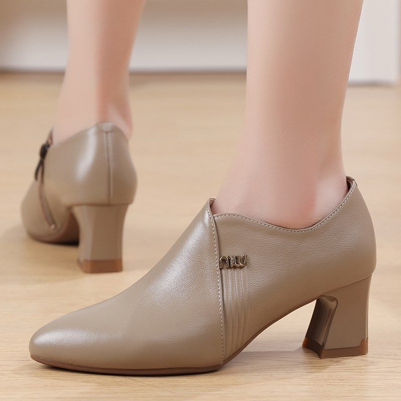 真皮粗跟单鞋2024春秋百搭尖头女鞋中跟软底皮鞋卡其色深口工作鞋,女鞋,深口单鞋,淘宝优惠券,粉丝福利购,淘宝优惠卷