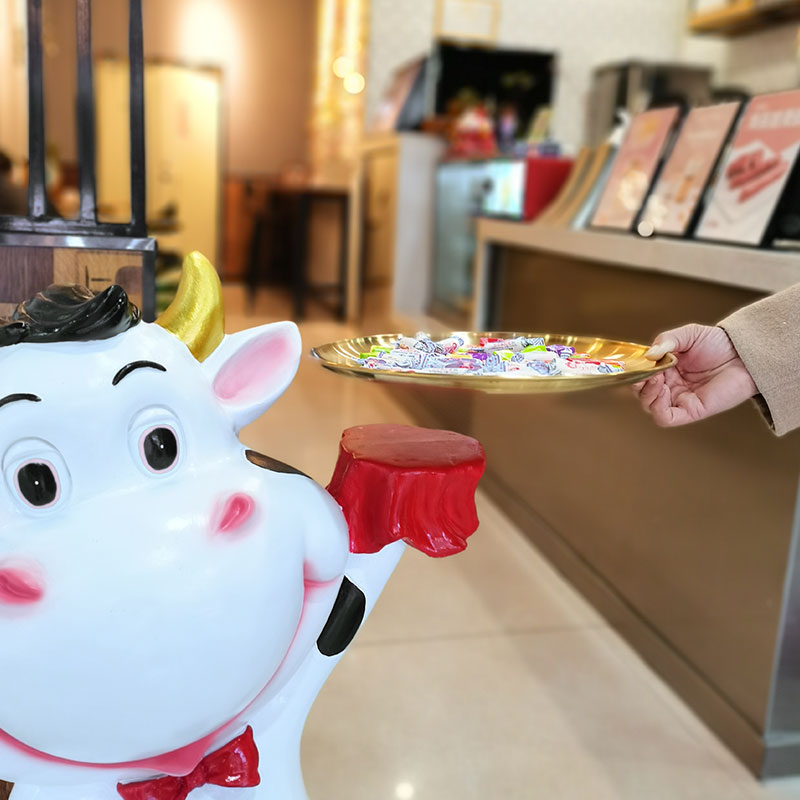 店铺门口装饰吸引人咖啡厅奶茶蛋糕店开业卡通落地奶牛饭店摆件