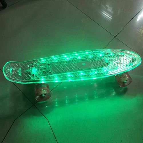 夜市闪光活力板 单翘板 22寸小鱼板 儿童四轮滑板车