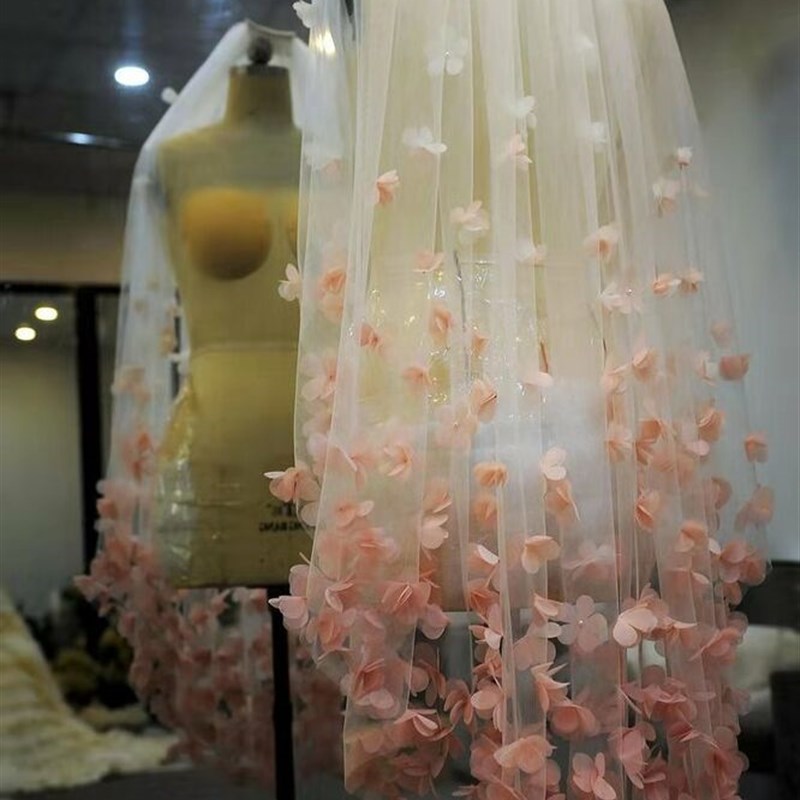 热销新娘主婚纱礼服粉红色花瓣花头饰女士个人写真拍照白色头梳款