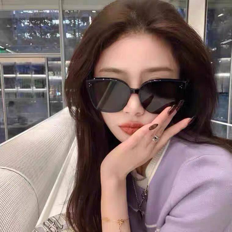 小众货戚薇同款墨镜女圆脸超大框方形铆钉防紫外线显瘦复古大脸