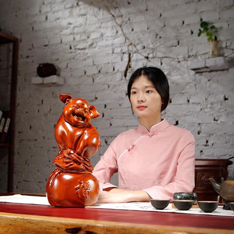 花梨实木雕刻福猪摆件十二生肖动物猪红木家居客厅店铺装饰工艺品