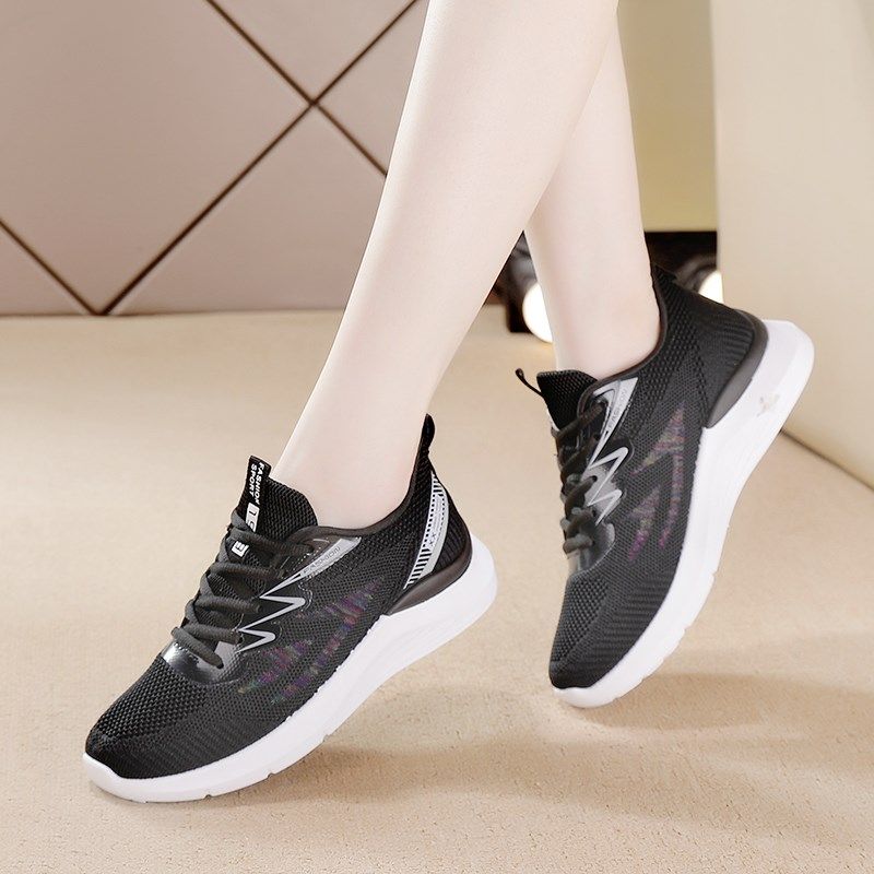 中年女鞋新款休闲鞋春秋软底轻便跑步鞋妈妈旅游鞋透气飞织运动鞋,女鞋,时尚休闲鞋,淘宝优惠券,粉丝福利购,淘宝优惠卷