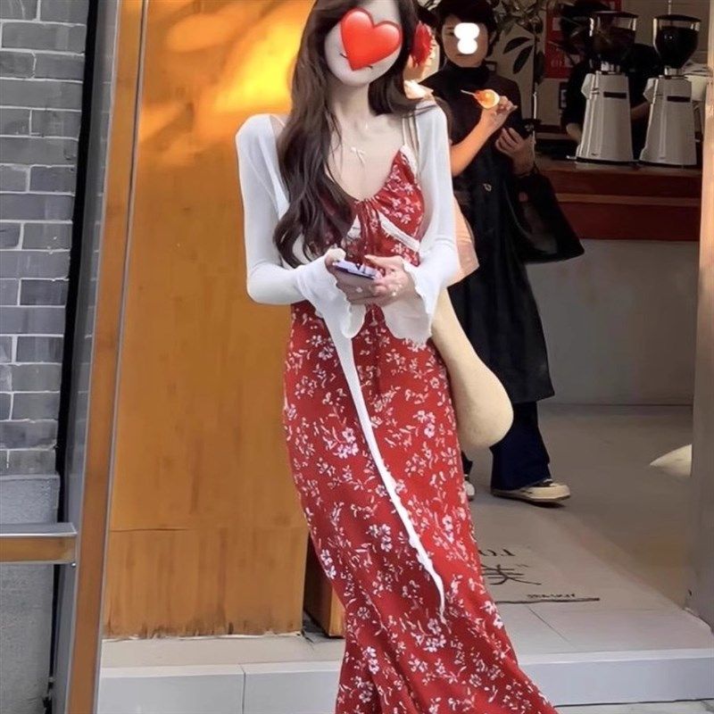 红色小个子吊带连衣裙夏季沙滩长裙仙女气质高级感茶歇法式碎花裙