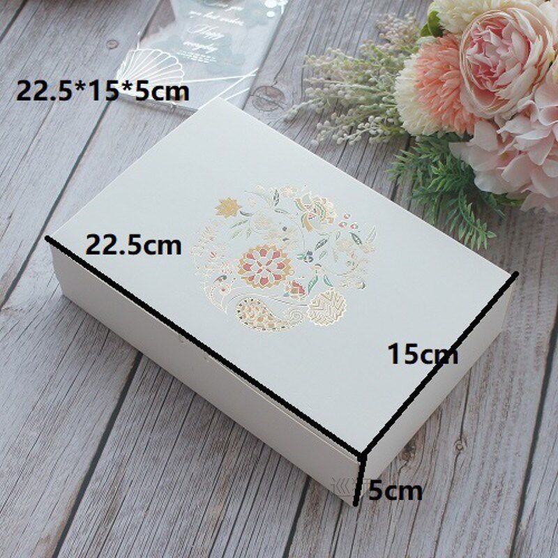 2 Size White Gold Flower Round 10pcs  Macaron Chocolate Pape