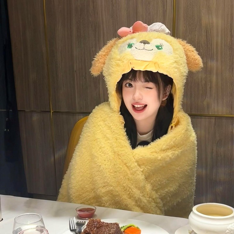 披肩毯女厨师狗饼饼午睡毯可爱毛绒加厚保暖连帽斗篷披风空调毛毯