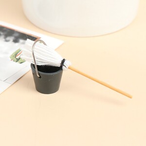 现货1 Sect 1:12 Dollhouse Miniature Resin Kitchen Garden Mop