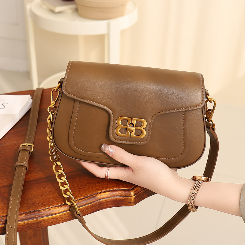 斜挎包女秋季马鞍包高级质感小众设计链条小圆包洋气单肩斜挎包女,箱包皮具/热销女包/男包,马鞍包,淘宝优惠券,粉丝福利购,淘宝优惠卷