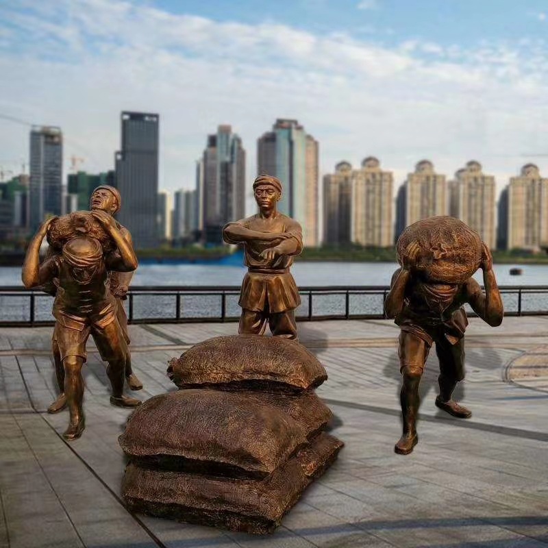 玻璃钢搬运工雕像仿铜人物雕塑商业街步行街广场农民工形象摆件