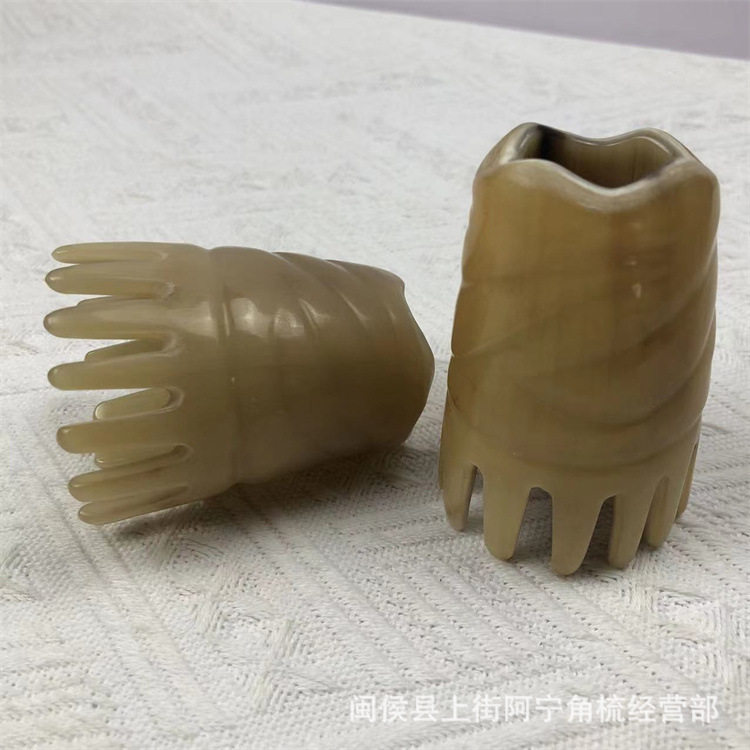 源头厂家牛角梳牛角宽齿粗齿洗头梳厚按摩梳头疗梳经络疏通刮痧板