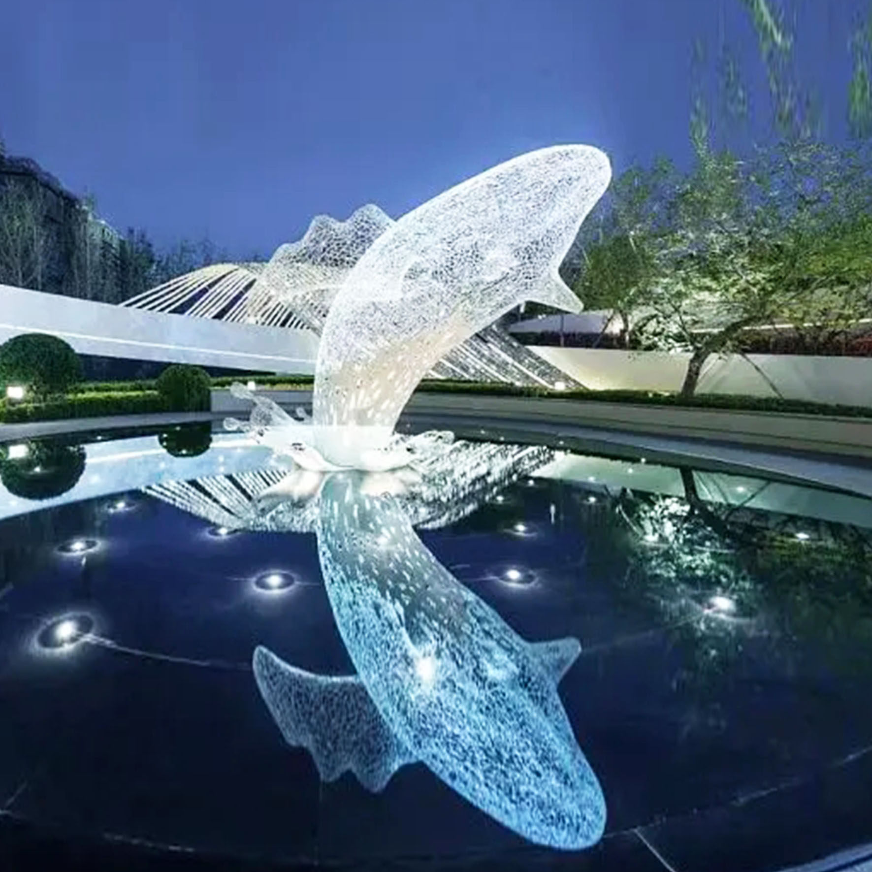 定制户外不锈钢发光鲸鱼云朵圆环雕塑售楼部城市镜面景观装饰摆件