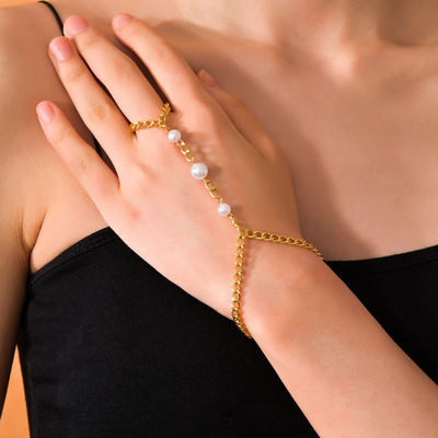 时尚优雅风仿珍珠大小串珠金属穿指手链 跨境欧美手饰女