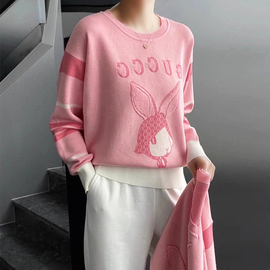 2024春装圆领小兔提花粉色套头，今年流行好看毛衣针织衫上衣女