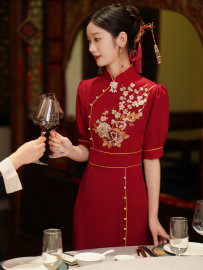 敬酒服新娘秋季2024旗袍，中式红色结婚订婚服回门装连衣裙优雅