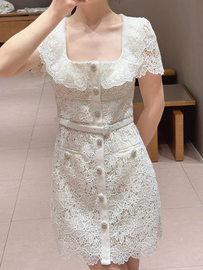 米白色水溶蕾丝性感方领短袖收腰连衣裙女装法式复古chic短裙