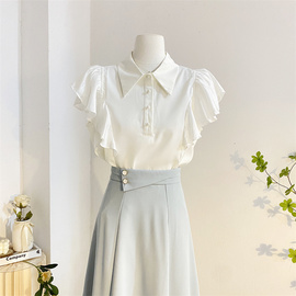 白色polo领飞飞袖衬衫女夏设计感小众减龄气质，荷叶边洋气小衫上衣