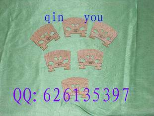 精制高级小提琴琴码，选用干透两年以上的木材，木纹顺直，有点状射线的琴码料，材质很好，手工制作，对辅助提琴振动，改善音色有很大的帮助！