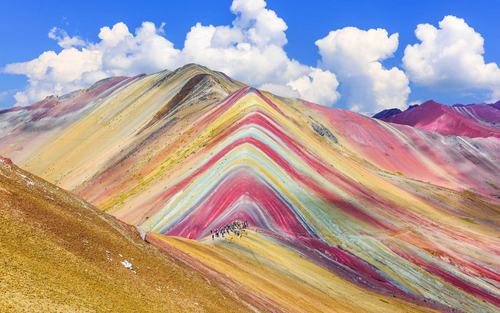 丹霞地貌 自然神作 一眼万年 徒步彩虹山