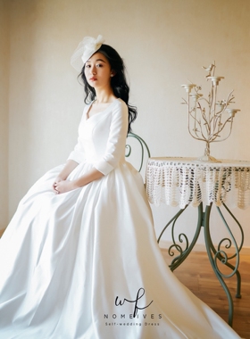 【佳人】Nomeives优雅复古赫本婚纱简约缎面法式文艺婚纱大拖尾