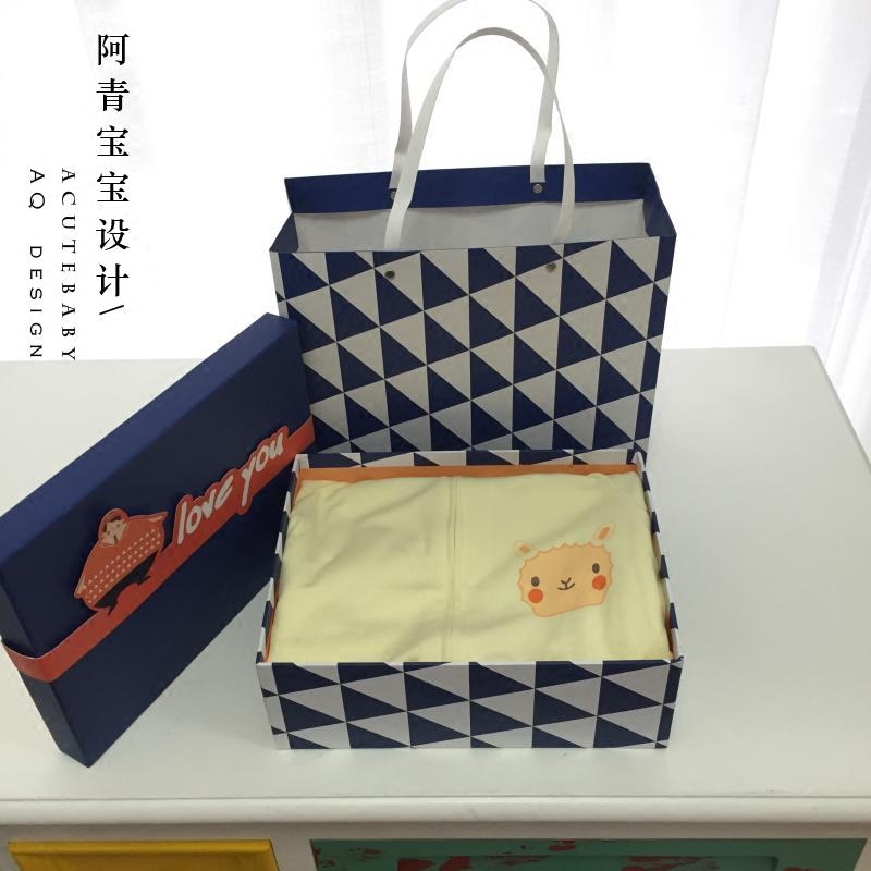 Coffret cadeau pour nouveau-né - Kit d accessoires - Ref 1976913 Image 1