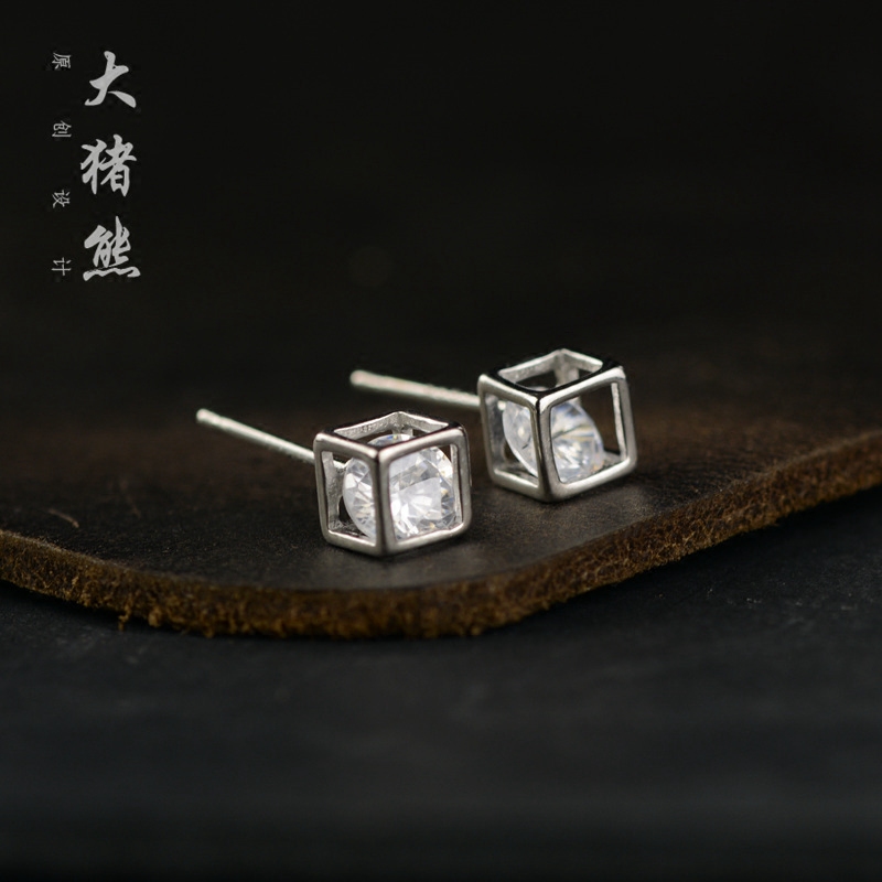 纯银韩国爱情魔方闪亮镶钻耳钉
