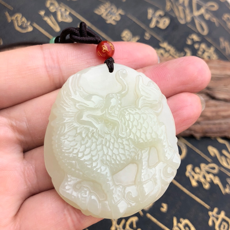 天然和田玉男女款证书吊坠