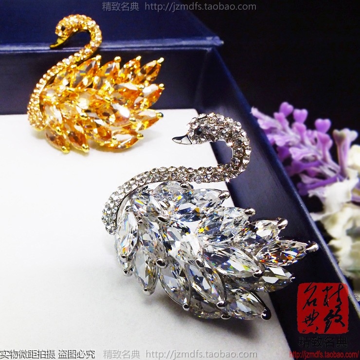 天鹅锆石胸花镶嵌水钻别针百搭女西装开衫毛衣服上配件装饰品礼物