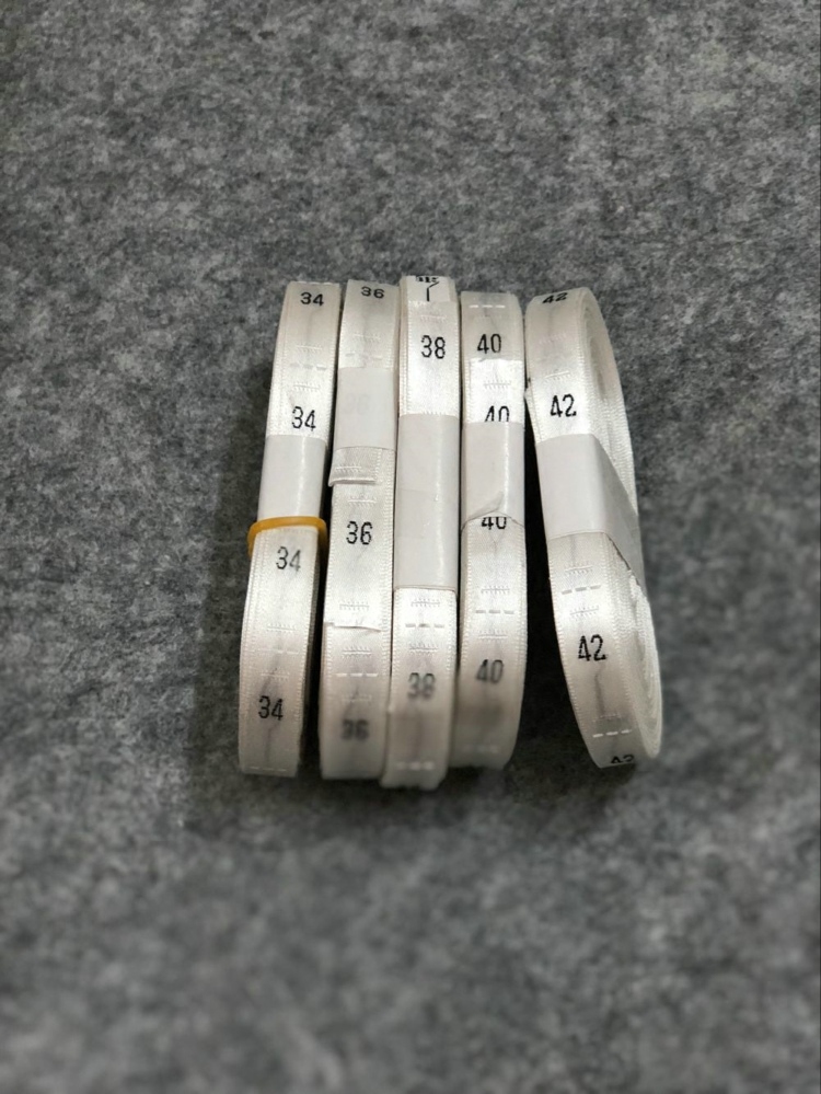 现货！尺码标XS至6XL缎面号码标 34 36 38 40 42等其他一些特殊码