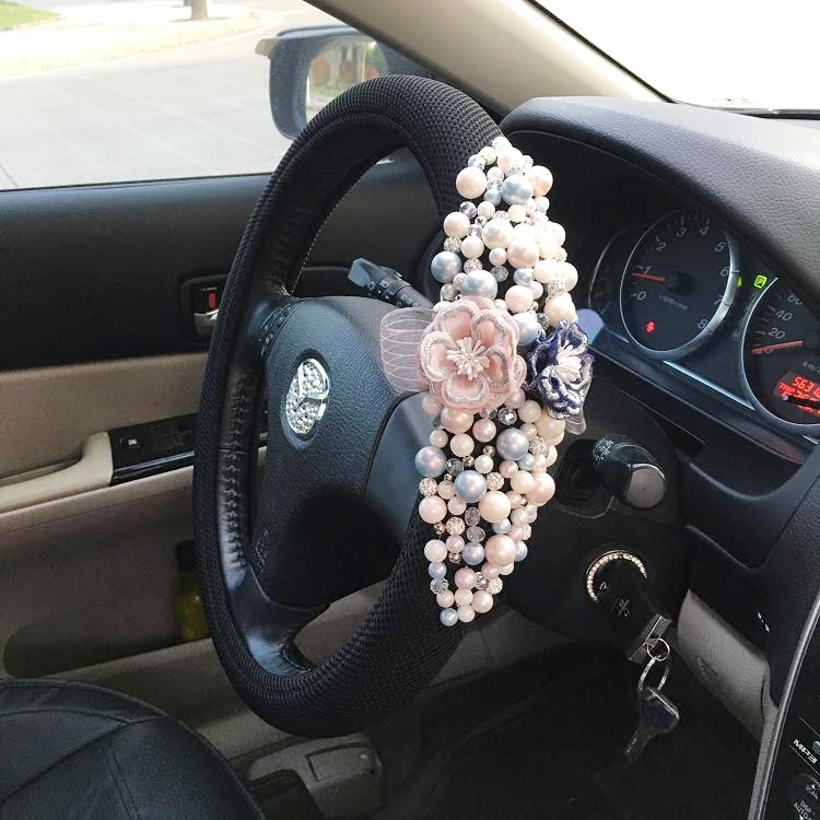冬天汽车方向盘套四季通用女士时尚高档珍珠夏季车用把套防滑吸汗在类目 汽车/用品/配件/改装, 汽车用品/内饰品, 方向盘套中 - 来自Buy2taobao.com提供专业的淘宝代购服务