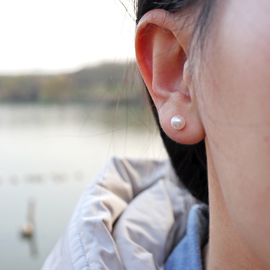 诸暨山下湖天然淡水珍珠，耳钉正圆强光白透粉s925纯银耳饰