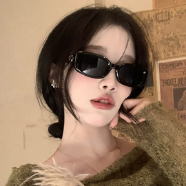 复古黑色小方框墨镜，女高级感防紫外线遮阳太阳镜，欧美潮流网红眼镜