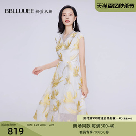 bblluuee粉蓝衣橱雅致东方百合(东方百合)印花背心裙，2024夏欧根纱v领连衣裙