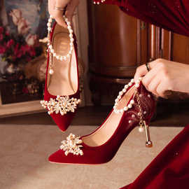 红色婚鞋女秀禾服婚纱两穿高跟新娘鞋2024中式订婚礼服鞋细跟