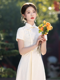少女白色改良旗袍2024春季年轻款气质高端奥黛蕾丝连衣裙