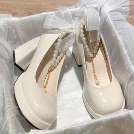 网红小个子白色法式高跟鞋女2023年春秋珍珠，复古粗跟玛丽珍鞋