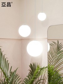 简约北欧单头玻璃吊灯白色圆球形餐厅楼梯创意个性时尚服装店泡灯