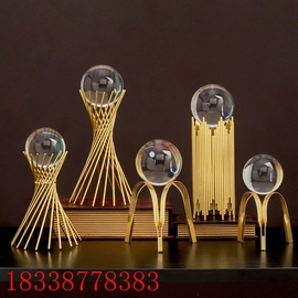 欧式轻奢风铁艺水晶球摆件创意，家居客厅玄关办公桌面金属装饰