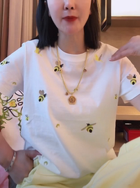 重工小蜜蜂刺绣短袖T恤女2024夏季时尚宽松百搭显瘦圆领上衣