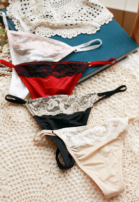 欧洲复古高贵风丝质丁字裤