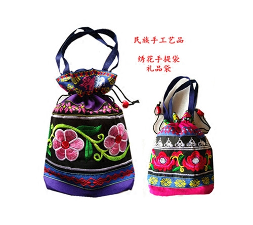 特价贵州民族手工艺品刺绣花手提袋斜跨单肩包包女手机零钱伴手礼在类目 箱包皮具/热销女包/男包, 女士包袋中 - 来自Buy2taobao.com提供专业的淘宝代购服务