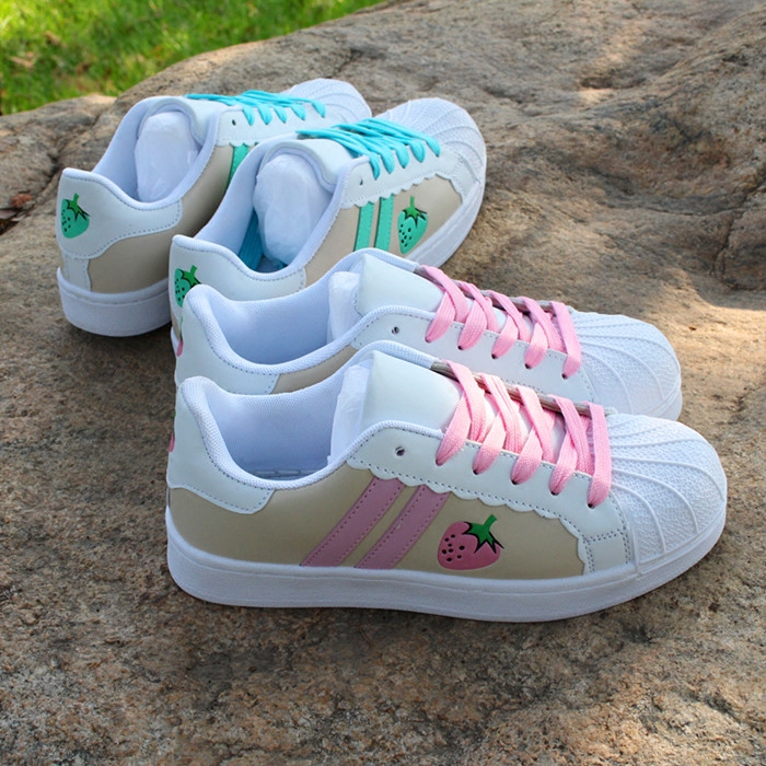 日系可爱软妹贝壳头小白板鞋 韩国ulzzang运动鞋女三条杠草莓潮鞋