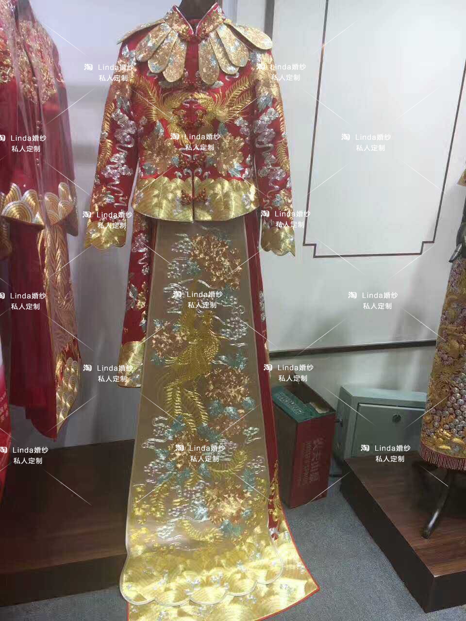 Silk red long suhe traditional wedding dress for bride, dragon and phoenix