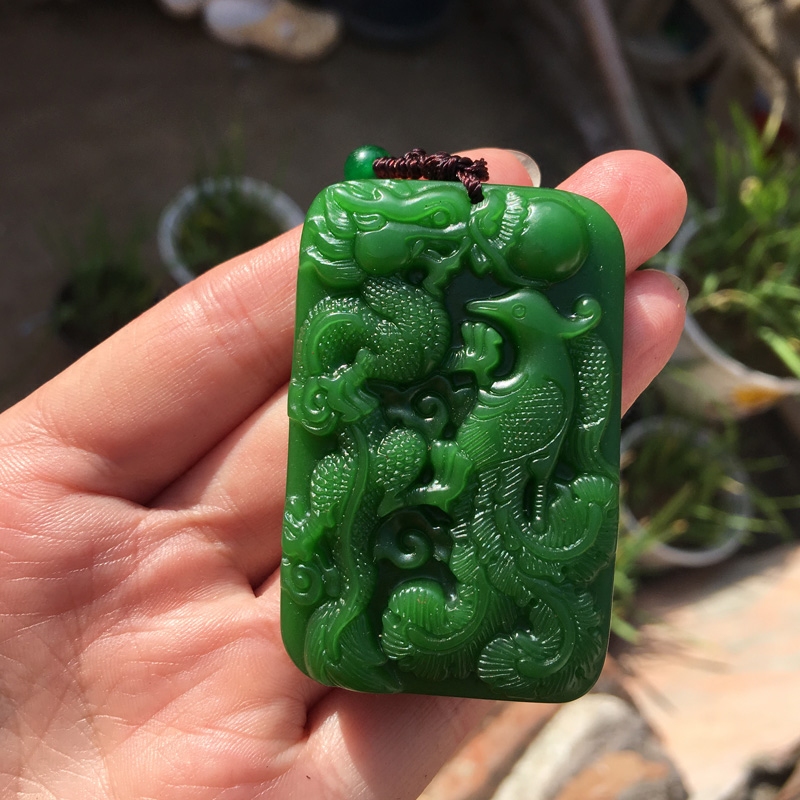 碧玉龙凤呈祥菠菜绿项链证书吊坠