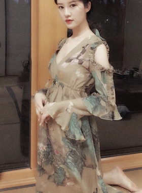 pepperann 高级私定 真丝木耳边露肩设计款抽绳不规则连衣裙