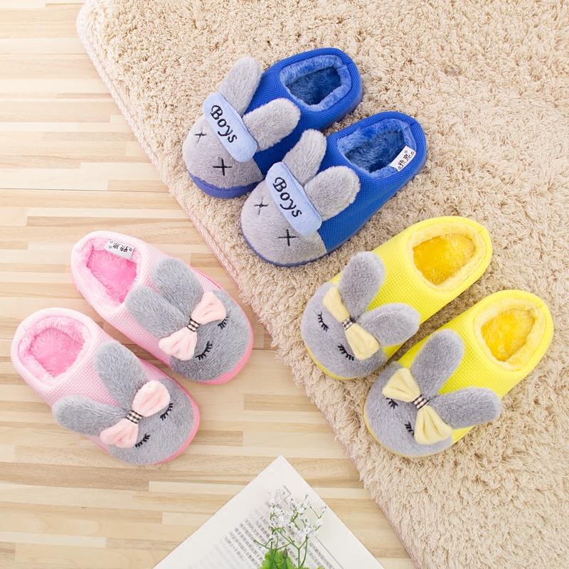 Pantoufles enfants en autre pour hiver - semelle caoutchouc antidérapant - Ref 986978 Image 1