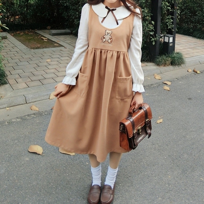 软妹原创设计风小熊呢绒背心长裙