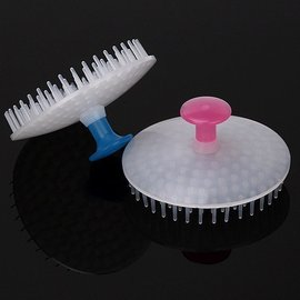 日本KM圆形按摩洗发梳头部清洁洗头刷头皮保健按摩器沐浴洗头梳子