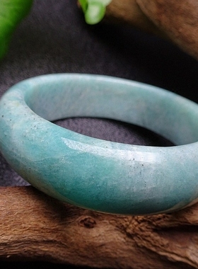 天河石舒俱来碧玺蜜蜡贝壳手镯