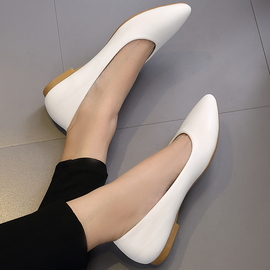 小白鞋护士鞋方头平底低跟通勤复古韩版黑色工作鞋职业女单鞋皮鞋