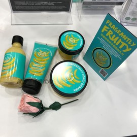 英国THE BODY SHOP限量版香蕉沐浴露 身体霜身体磨砂深层滋润嫩肤